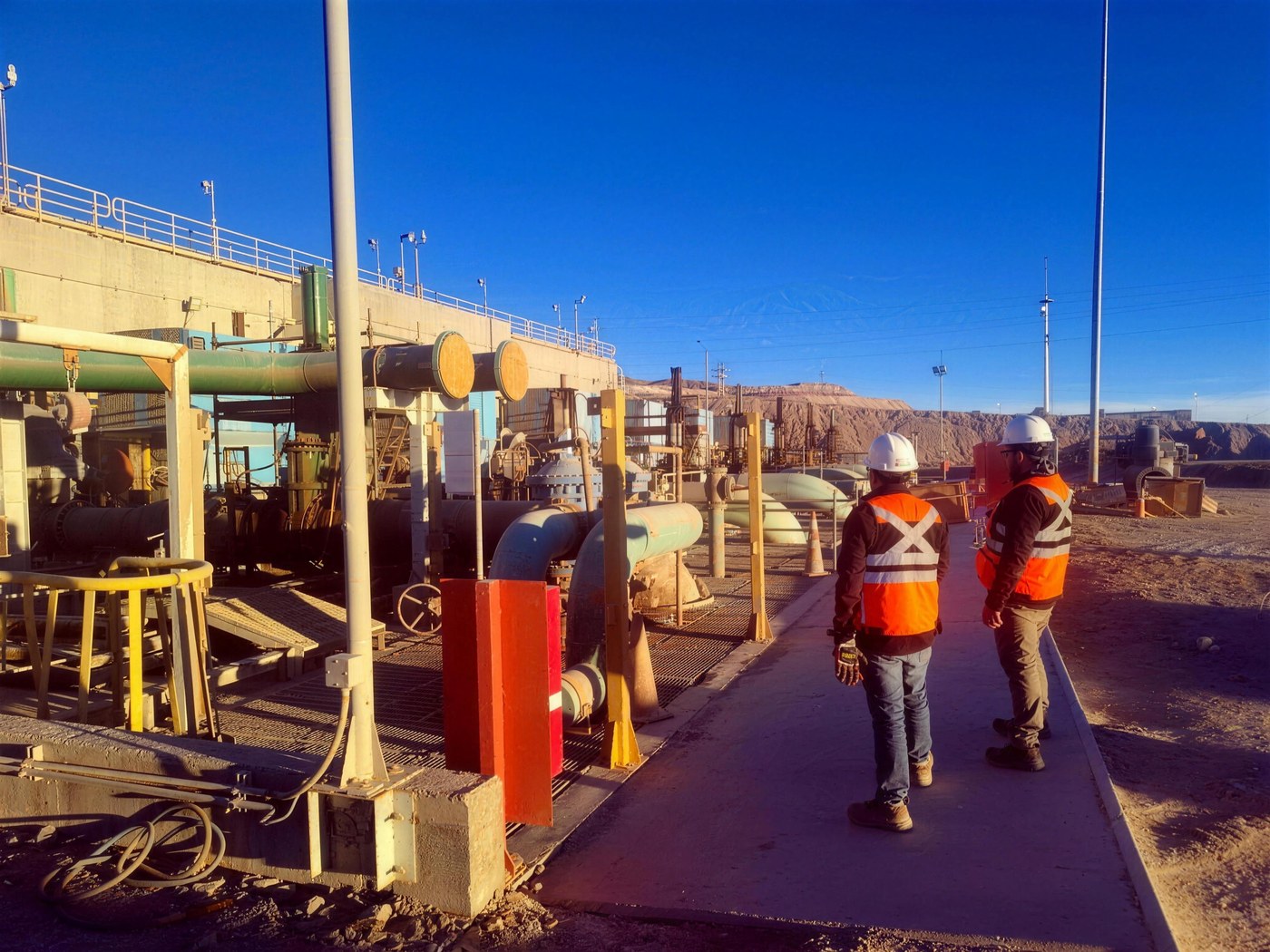 Recorrido técnico del equipo HydroPipe por la estación de bombeo del proyecto Manifold
